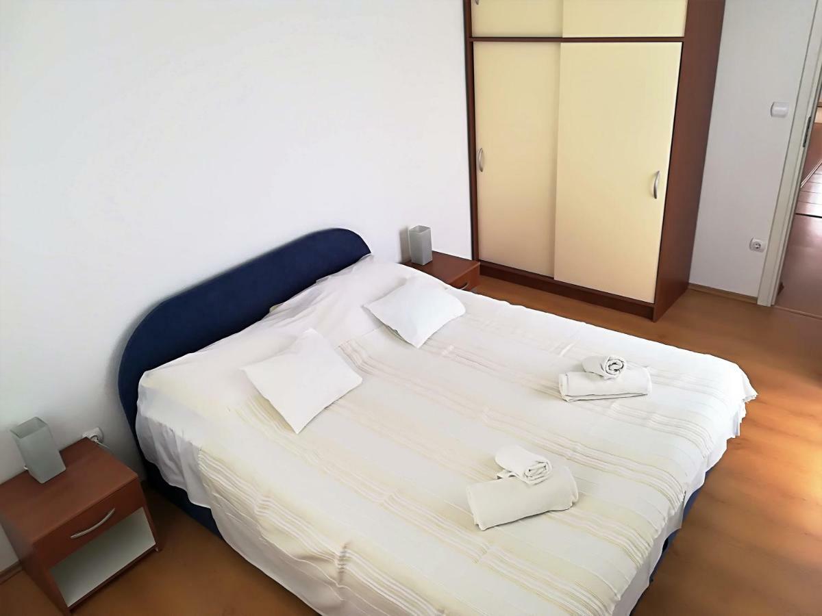 Apartman Rosanda Premuda Exteriör bild
