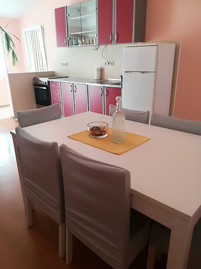 Apartman Rosanda Premuda Exteriör bild